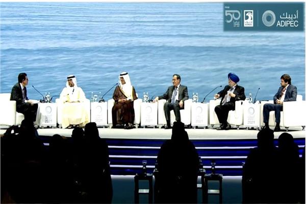 وزير البترول خلال المؤتمر