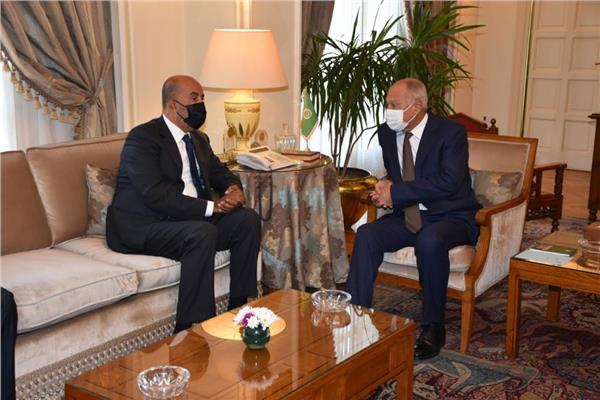 أحمد أبو الغيط الأمين العام لجامعة الدول العربية خلال لقاءه بنائب رئيس المجلس الرئاسي الليبي