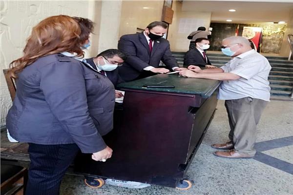  السياحة :كشف اسماء بالموظفين الغير ملقحين للصحة