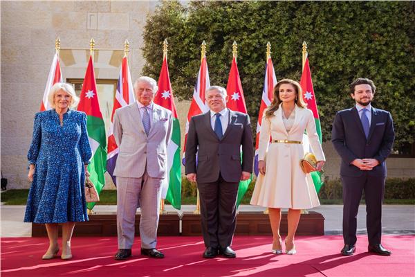 صورة من استقبال ملك الأردن لولي عهد بريطانيا