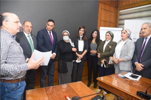 وزيرة الهجرة  خلال  الحدث 