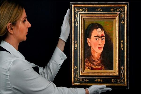 بيع صورة ذاتية للفنانة التشكيلية فريدا كاهلو في نيويورك 