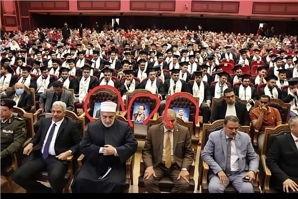طلاب طب الأزهر يكرمون زملائهم