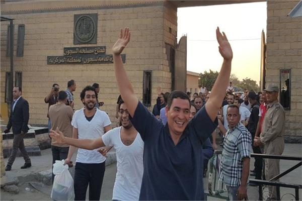  بعض المسجونين المفرج عنهم