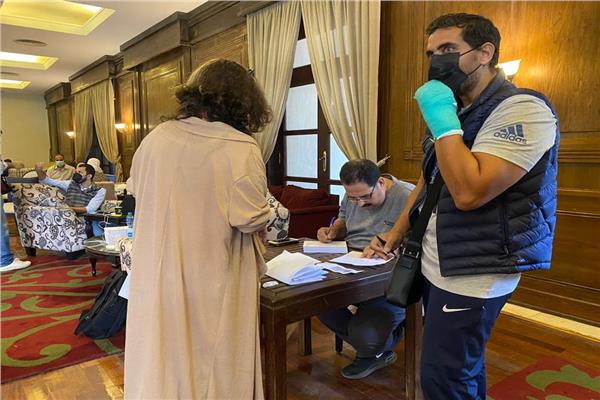 تطعيم الأعضاء والعاملين بنادي الجزيرة الرياضي