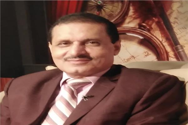 الكاتب محمود قنديل 