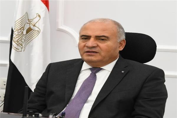 ٢٠٠ متقدم للعمل بالحصة في أول أيام تسلم الطلبات الورقية بتعليم قوص 