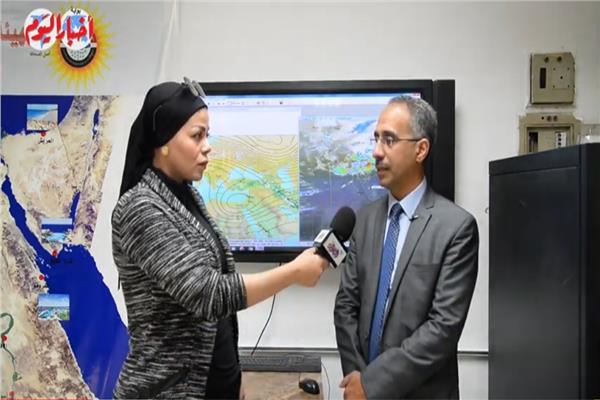 مدير عام هيئة الأرصاد مع محررة بوابة اخبار اليوم