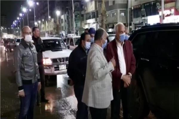 محافظ الجيزة يتابع مجهودات شفط مياه الأمطار