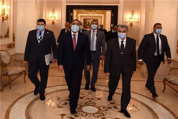 رئيس الوزراء لحظة حضوره احتفالية الطاقة النووية