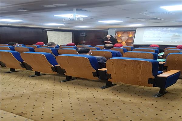جمع بيانات من السائحين المغادرين فى ٣مطارات تعرف عليها