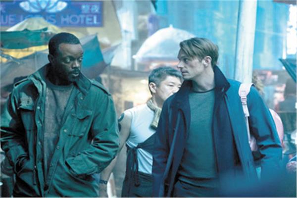 ■  لقطة من مسلسل Altered Carbon