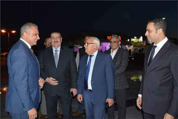 محافظ بورسعيد ونقيب المهندسين ومدير صندوق التنمية الحضرية يتفقدون ساحة مصر بحى الشرق 