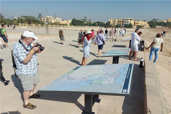  توافد آلاف الزائرين لزيارة طريق المواكب الكبرى المعروف إعلامياً بطريق الكباش 