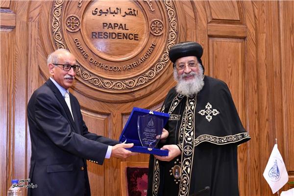البابا تواضروس يكرم خريجي المعهد المسكوني للشرق الأوسط