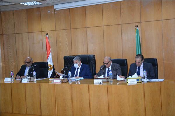 محافظ المنيا يستقبل وفدا طلابيا من كلية الفنون الجميلة بجامعة الإسكندرية