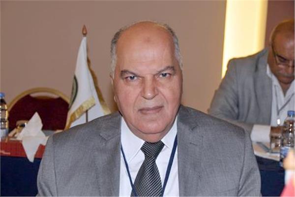 خلف الزناتي نقيب المعلمين 