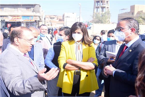 محافظ الفيوم ووزيرة الهجرة