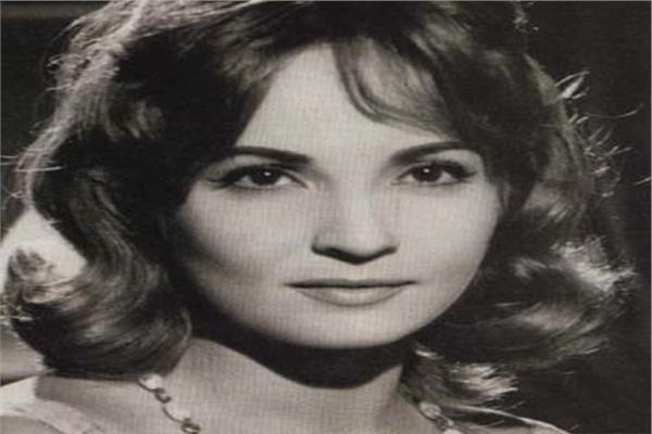الفنانة القديرة شادية