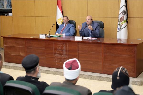 محافظ بني سويف يشهد تدشين مبادرة بناء الوعي التي أطلقتها المنظمة العالمية لخريجي الأزهر الشريف
