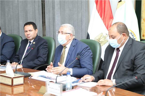  النائب هشام الحصرى ووزير الزراعة 