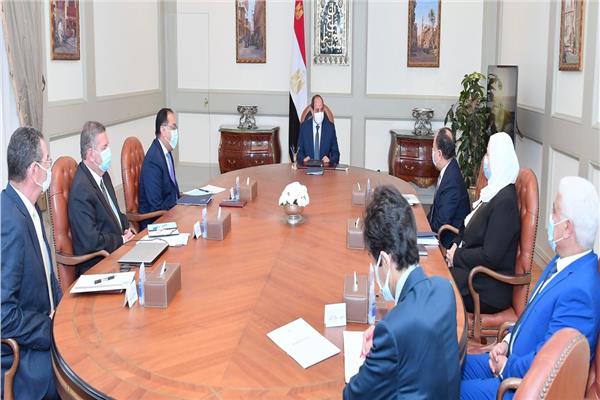 جانب من اجتماع الرئيس بالمسئولين