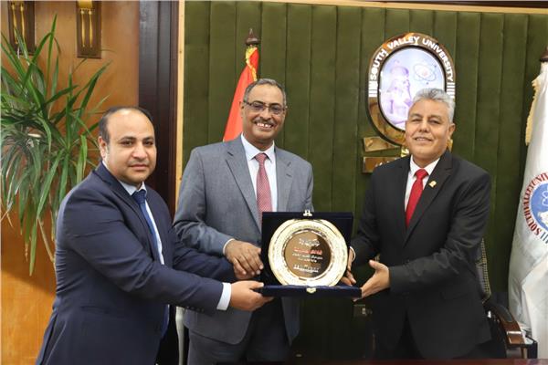 جامعة جنوب الوادى يحتفل بحصول عدد 135 عضو هيئة تدريس وهيئة