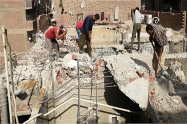 محافظة الجيزة تزيل عقارات ايله للسقوط ببولاق الدكرور وميت عقبه بالعجوزة