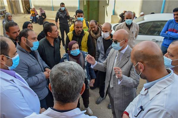 وكيل وزارة الصحة يتفقد سير العمل بمستشفي أبوحماد المركزي