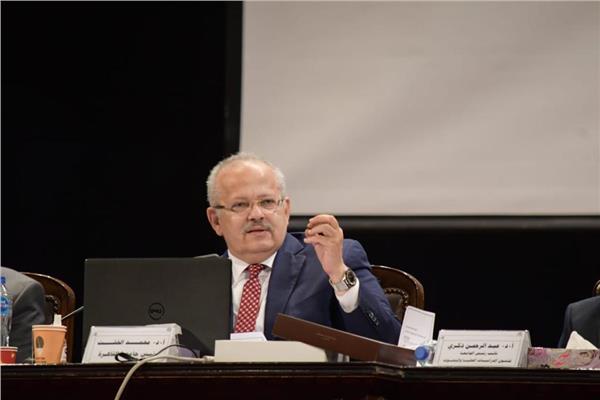  د. محمد عثمان الخشت  رئيس الجامعة