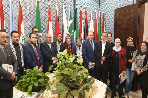 تحت شعار"الاحتيال سياسة الاحتلال":وفد من الإتحاد العام لعمال فلسطين بمصر