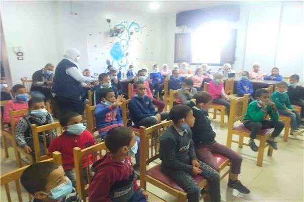 ‏هدايا وكتب توعية بدور رعاية الأيتام في المنيا بمناسبة أعياد الطفولة 