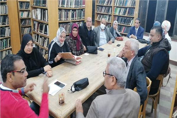محاضرة بثقافة المنيا  بعنوان "القراءة الثانية للكتاب والفائدة الغائبة" 