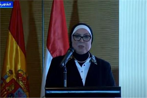 نيفين جامع وزيرة التجارة والصناعة