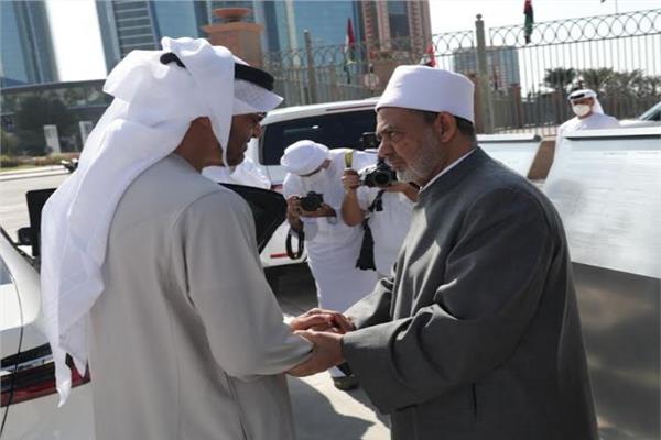 شيخ الأزهر يلتقي الشيخ محمد بن زايد ولي عهد أبو ظبي