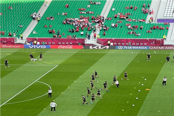 الجماهير المصرية تزين ملعب الثمامة قبل مواجهة لبنان بكأس العرب