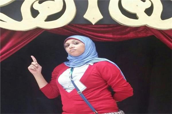  الصحفية رحاب بدر