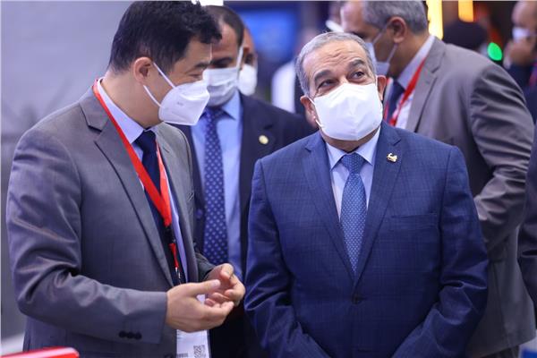 "وزير الدولة للإنتاج الحربي" يبحث التعاون مع "Poly Defence