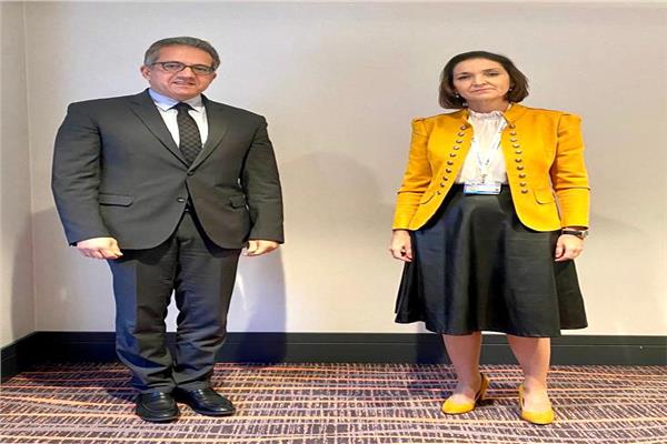  وزير السياحة والآثار مع نظيرته الإسبانية بمدريد