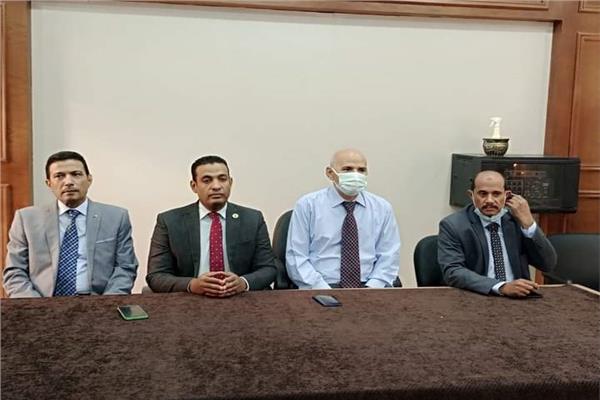 بالتعاون مع شباب ورياضة الأقصر.. كلية الألسن تنظم ندوة تثقيفية 