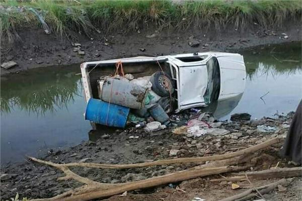 ادث انقلاب سيارة ربع نقل بإدفو