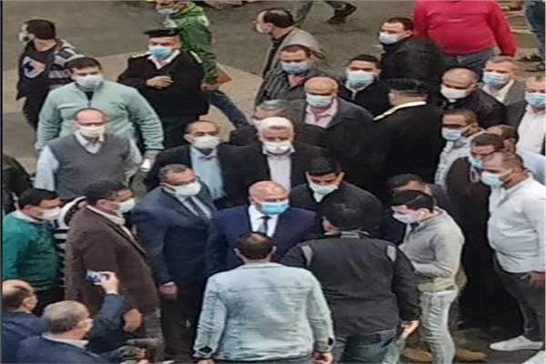 وزير النقل يتفقد محطة رمسيس 