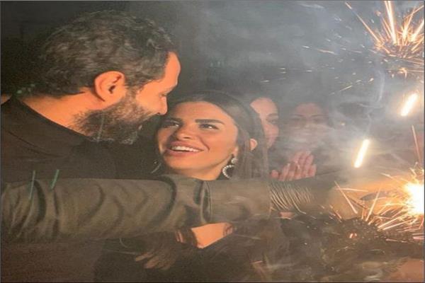 زوجة كريم فهمي تحتفل بعيد ميلاده بطريقتها الخاصة