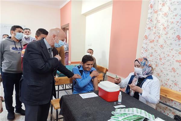 تطعيم  ٢٥ ألف طالب وطالبة بلقاح كورونا بالشرقية 