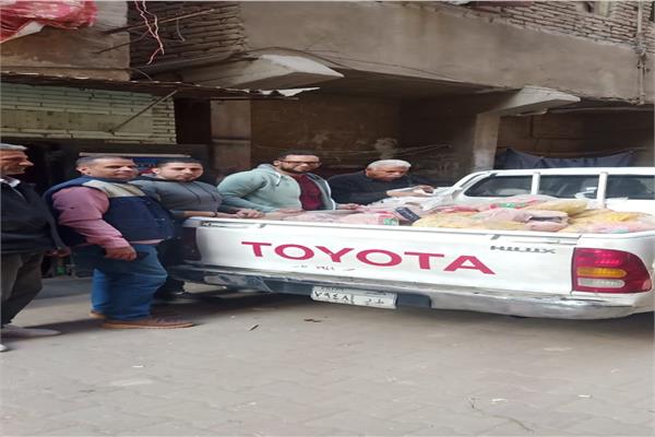 ضبط ٦٠٠ كجم لحوم ومصنعاتها مجهولة المصدر بشمال الجيزة 