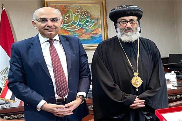 الأنبا رويس يزور سفارة مصر بإندونيسيا
