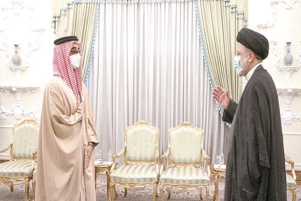 الرئيس الإيرانى خلال استقباله طحنون بن زايد فى طهران
