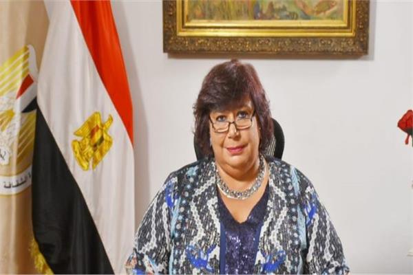 وزيرة الثقافة 