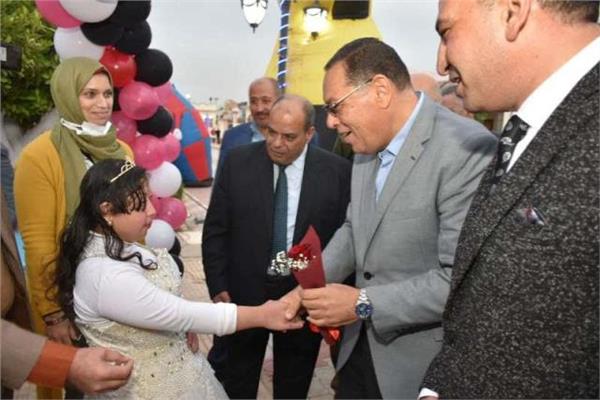 محافظ الشرقية يكرم ذوي الهمم