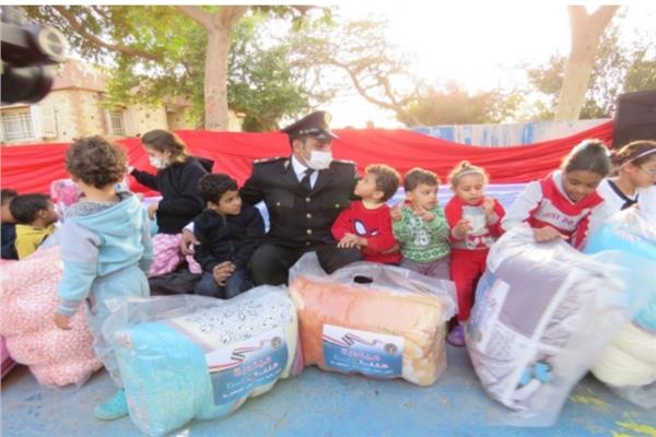 قافلة إنسانية لتوزيع المساعدات